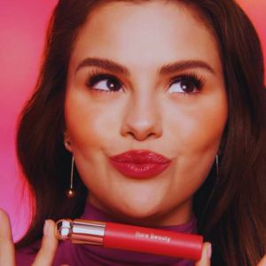 Selena Gomez- Celebrities makeup brands