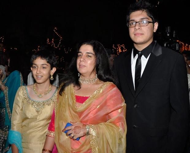 junaid khan family